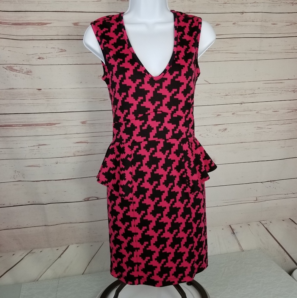 Doremi USA Women's M Form Fit Stretch Peplum Dress